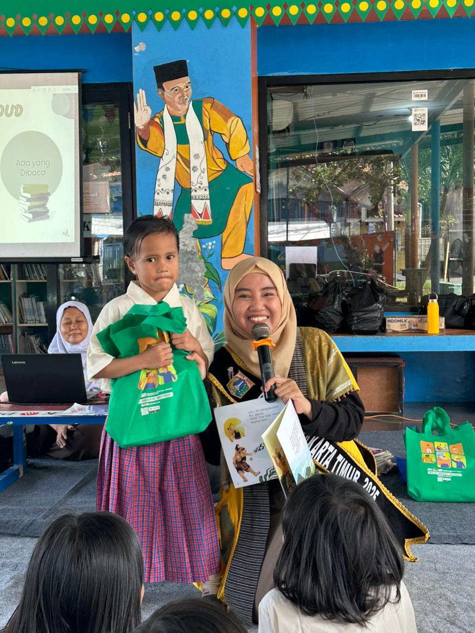 BELIA : Bekal Literasi Ibu Dan Anak Bersama Duta Baca Jakarta Timur Di RPTRA Cibubur Berseri
